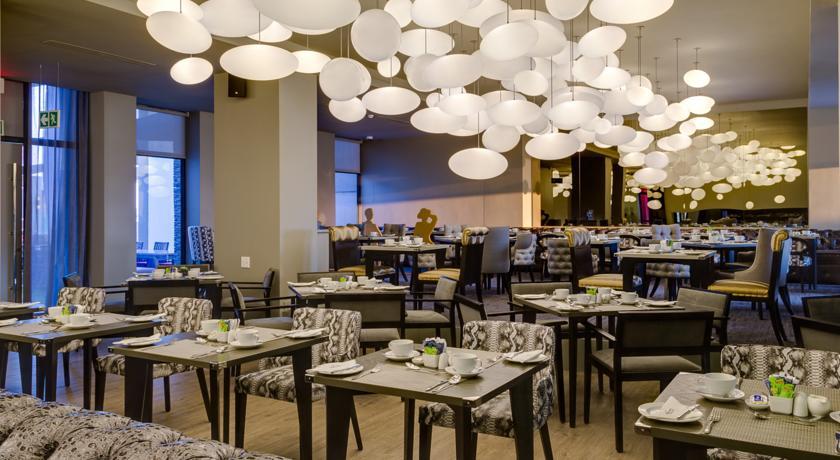 Protea Hotel Fire & Ice! By Marriott Pretoria Menlyn Exterior foto