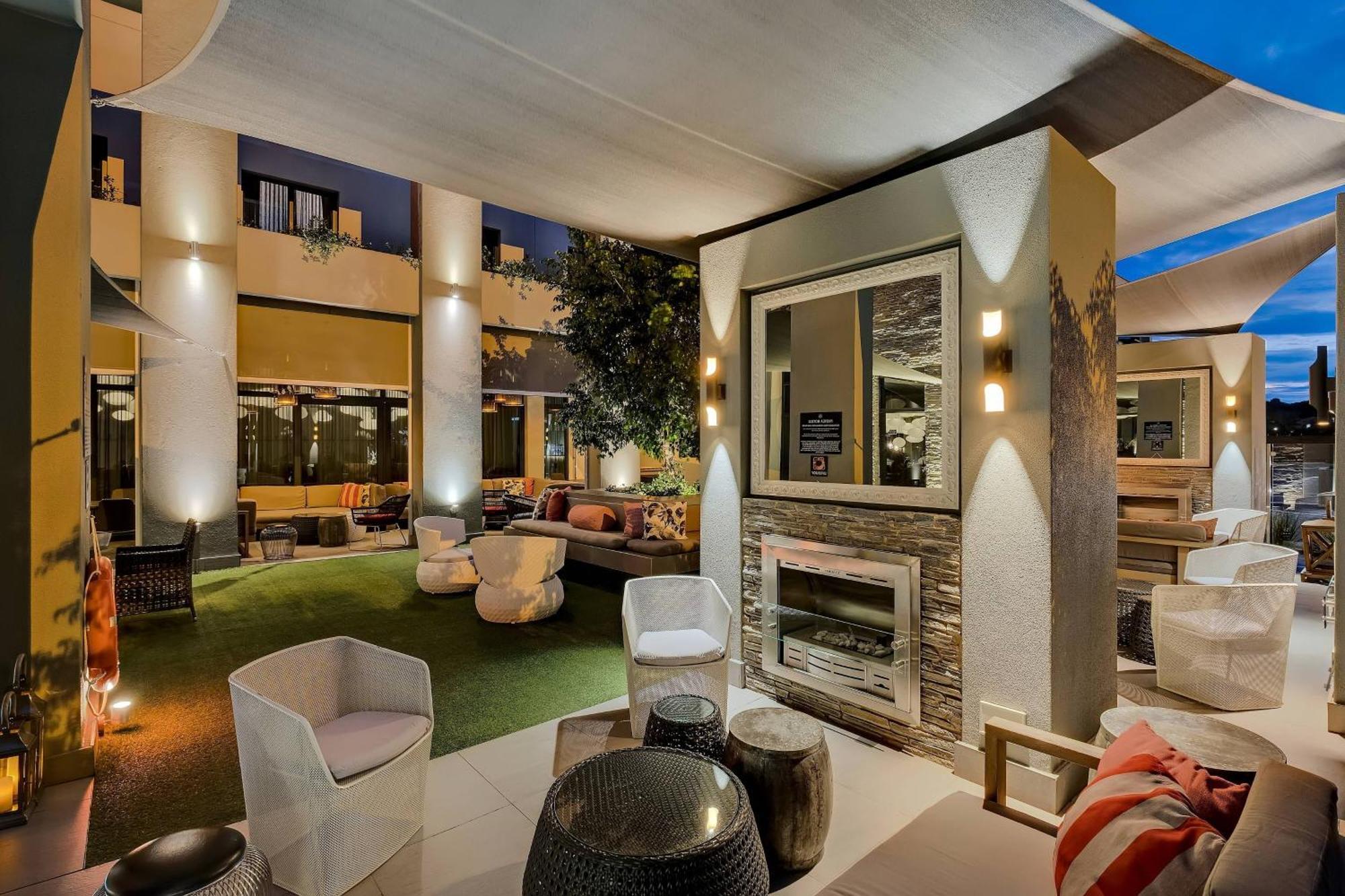 Protea Hotel Fire & Ice! By Marriott Pretoria Menlyn Exterior foto