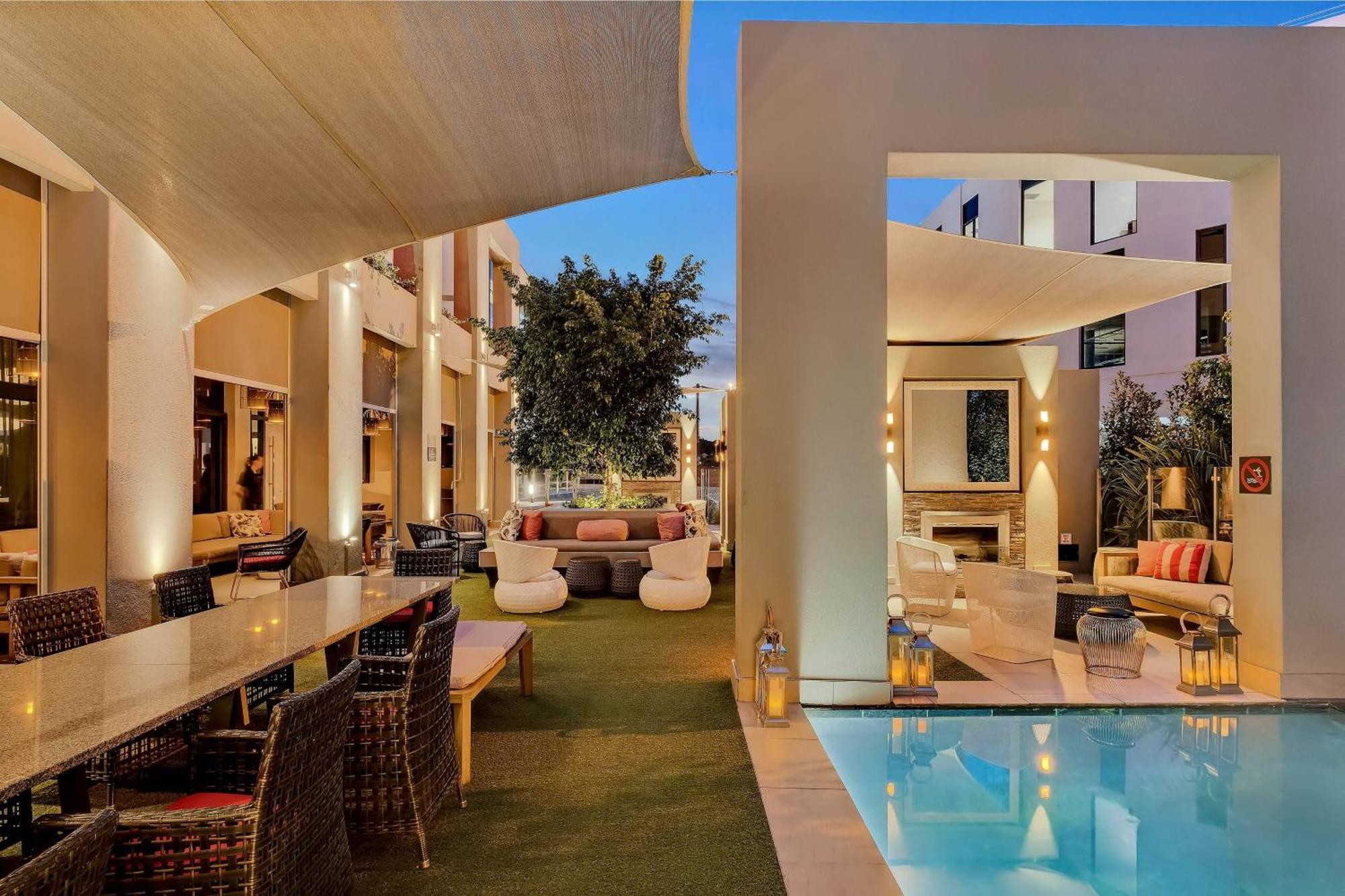 Protea Hotel Fire & Ice! By Marriott Pretoria Menlyn Exterior foto