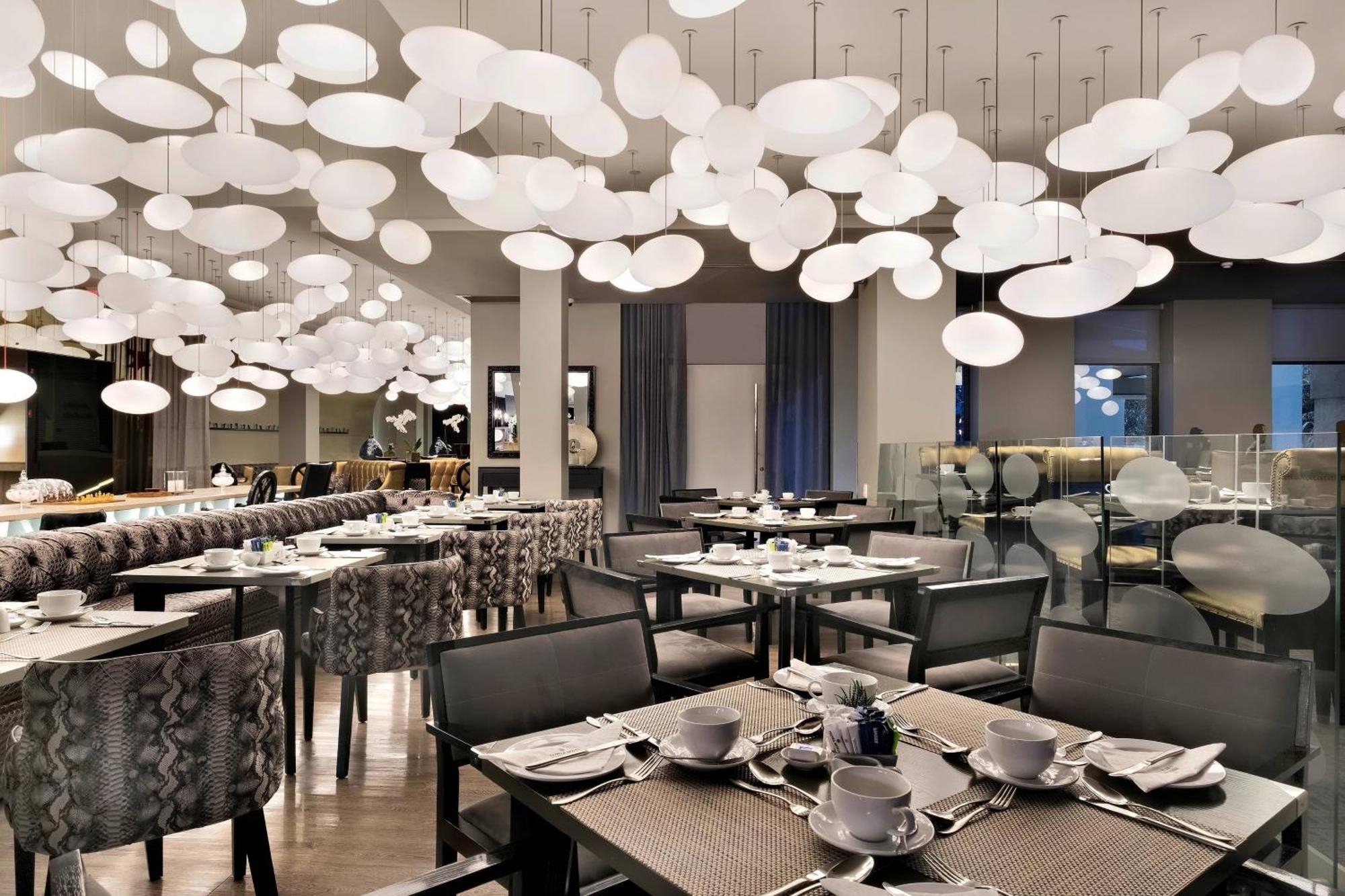 Protea Hotel Fire & Ice! By Marriott Pretoria Menlyn Exterior foto